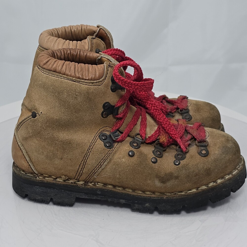 VINTAGE ITALIAN HIKING ANKLE BOOTS Women 9 M Brown Suede Vibram/Red Laces